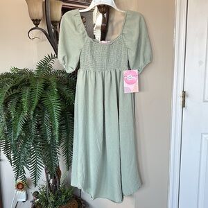Brand New Emma's Expression Maternity Sage Green Smocked Puff Sleeve Dress